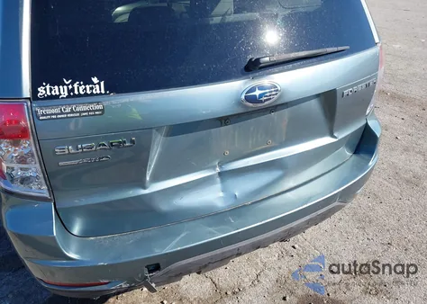 2013 Subaru Forester 2.5X Premium z USA, uszkodzony, nr VIN JF2SHACC4DH416137